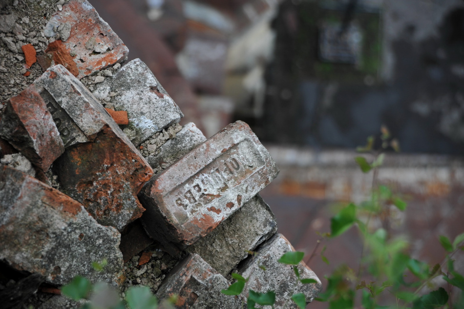 В Копейске после трагедии на заводе семьи ждут новостей